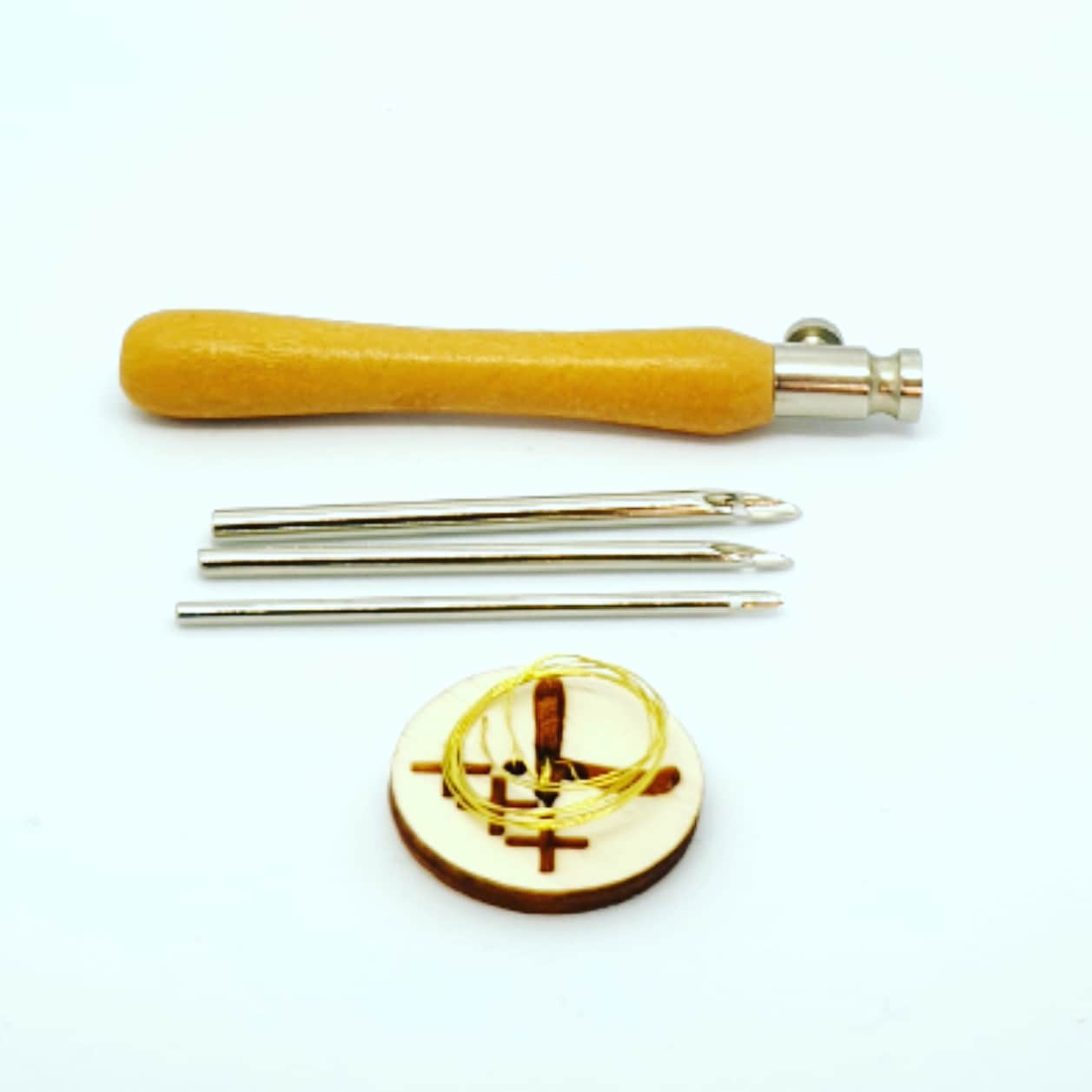 Lets Learn about Different Punch Needles! Number 1: the lavor punch needle/ 3 needle punch Needle