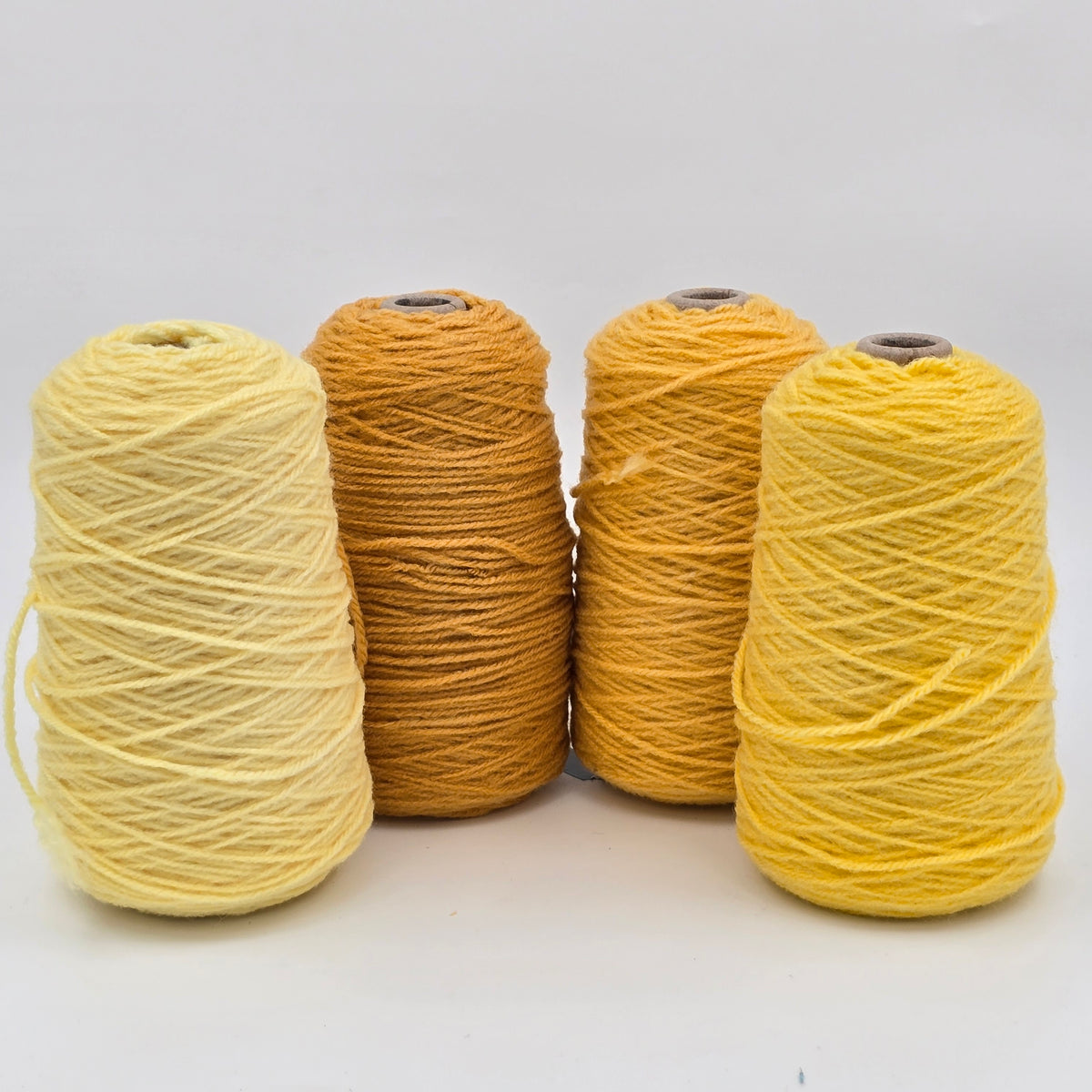 EFFY 100% Acrylic Rug Yarn Bundles