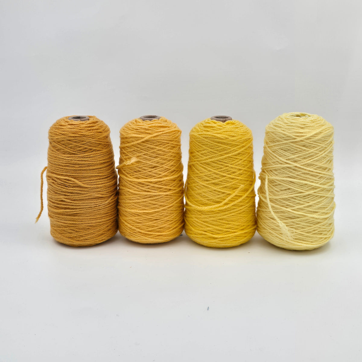 EFFY 100% Acrylic Rug Yarn Bundles