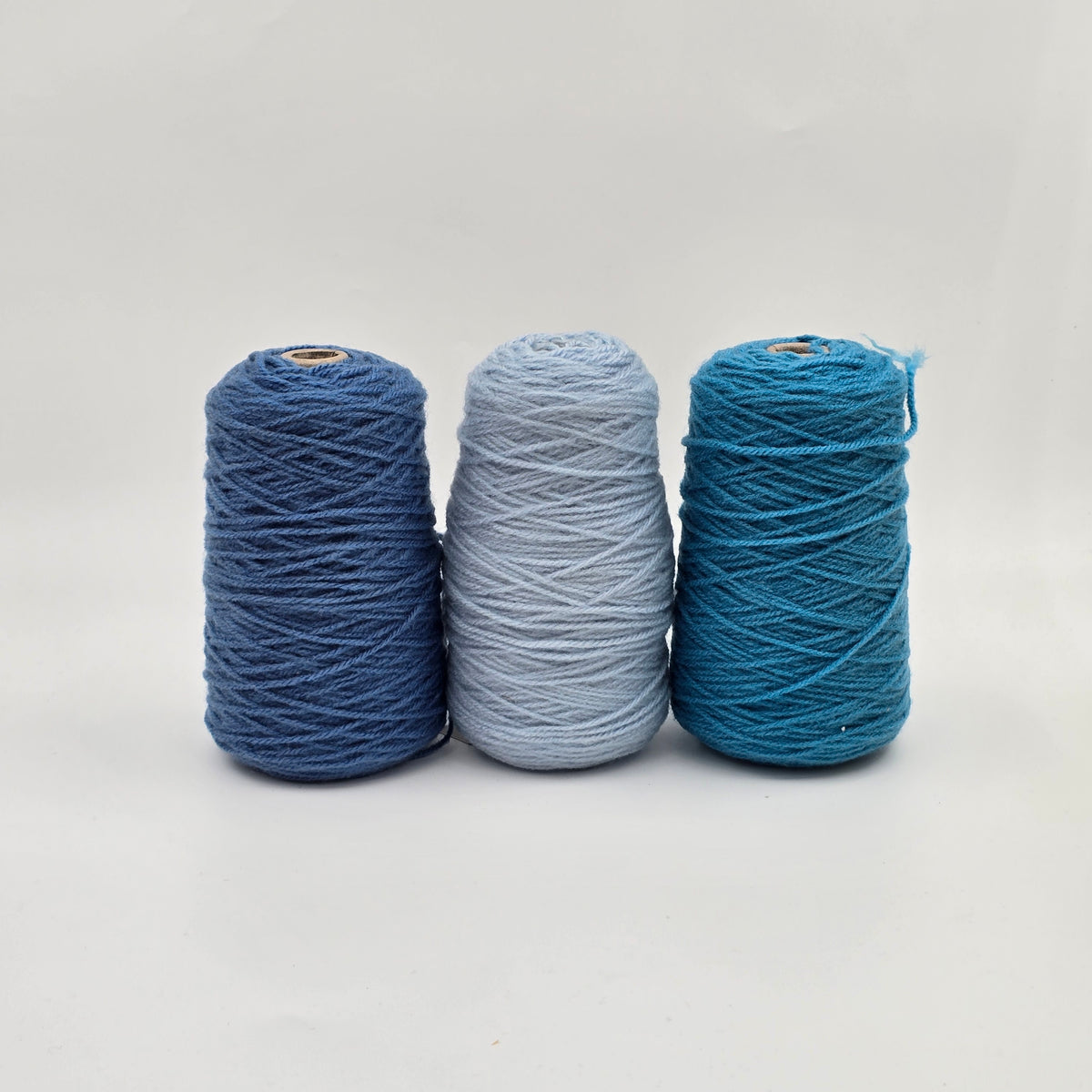 EFFY 100% Acrylic Rug Yarn Bundles