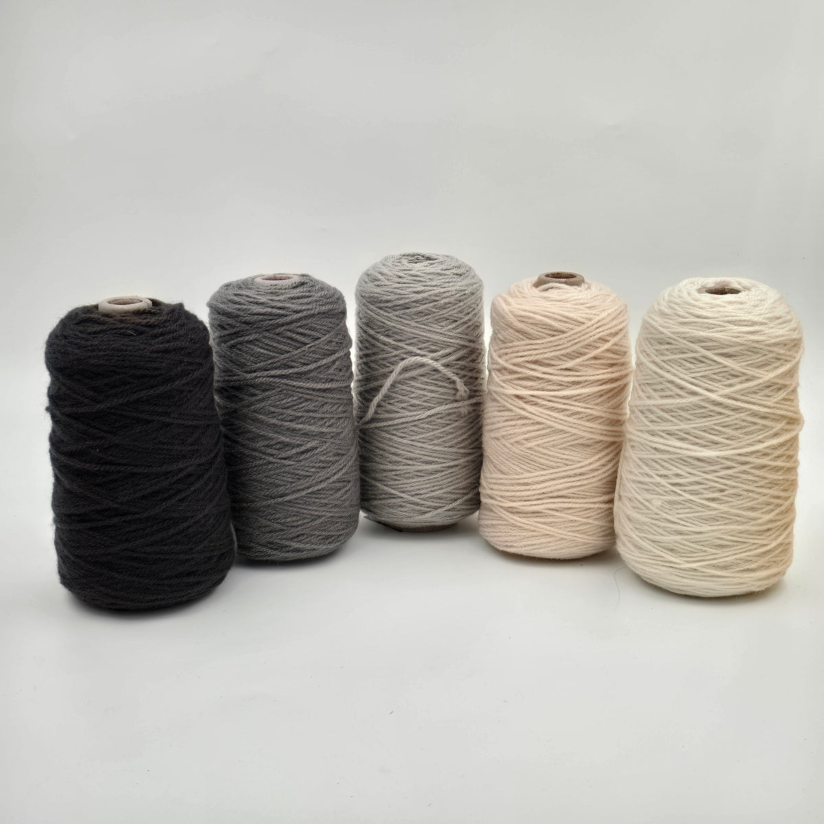 EFFY 100% Acrylic Rug Yarn Bundles