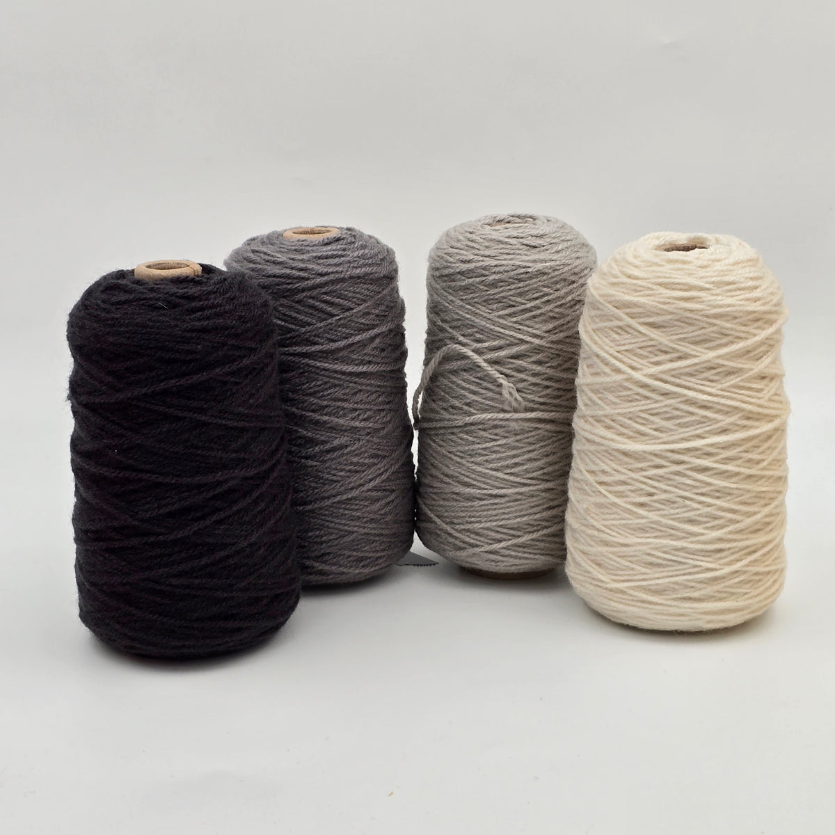 EFFY 100% Acrylic Rug Yarn Bundles
