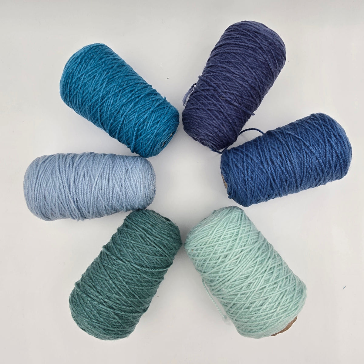EFFY 100% Acrylic Rug Yarn Bundles
