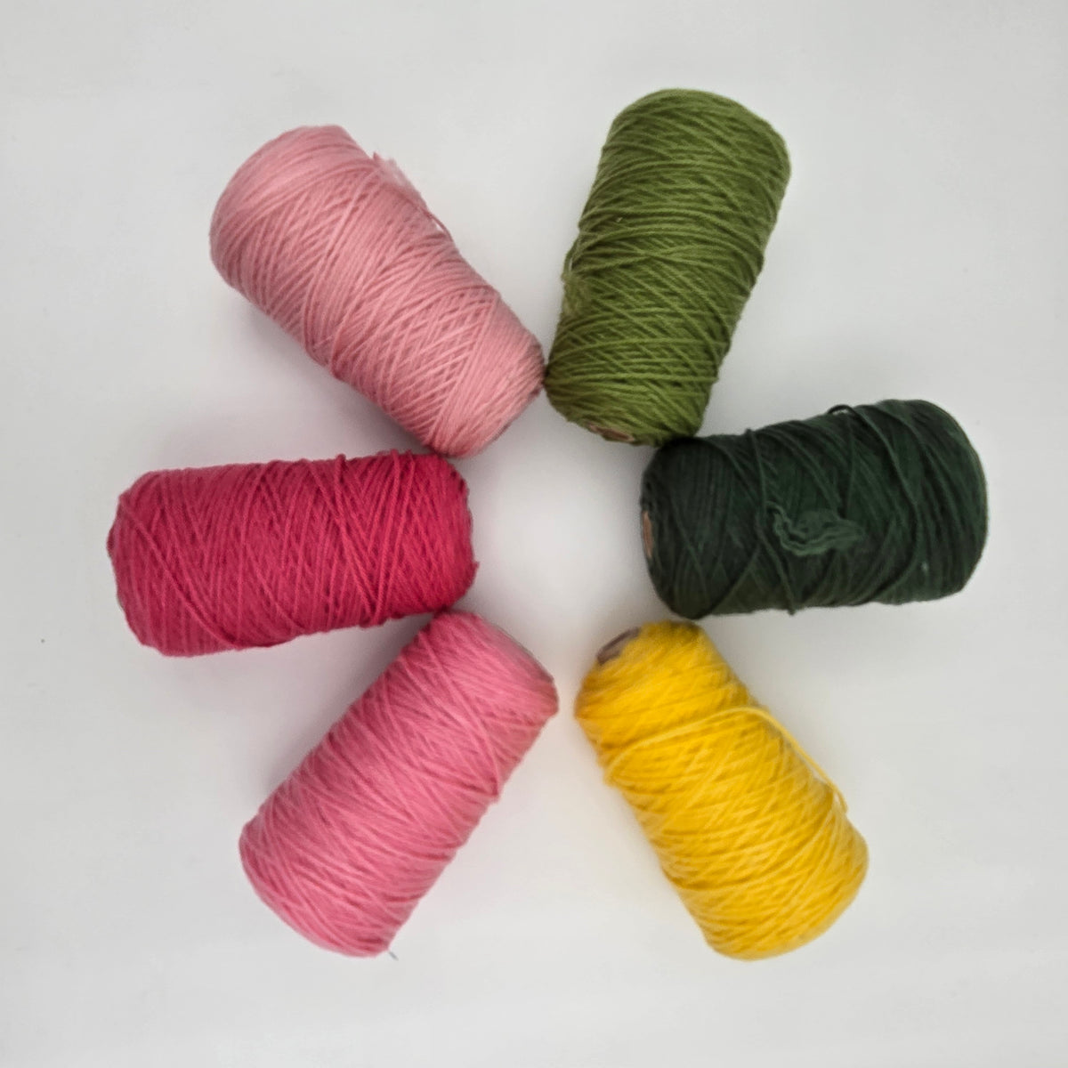 EFFY 100% Acrylic Rug Yarn Bundles