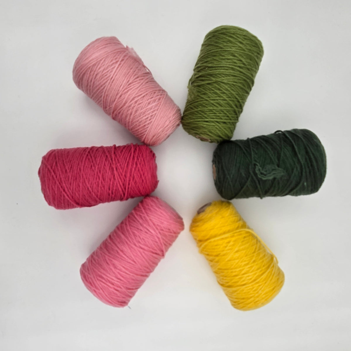 EFFY 100% Acrylic Rug Yarn Bundles