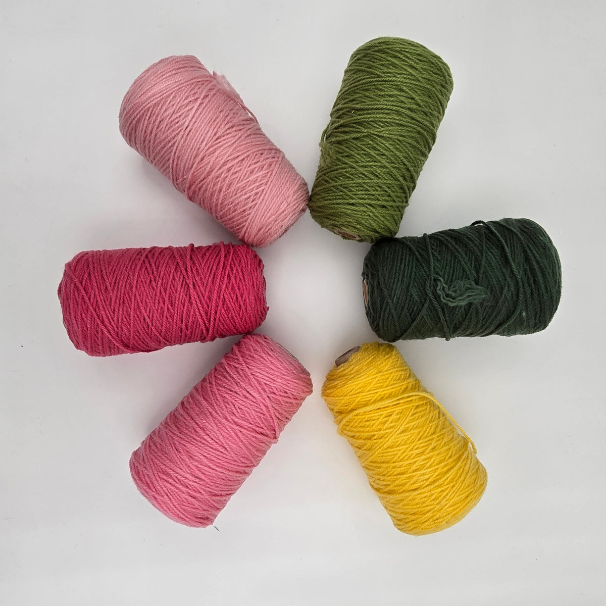EFFY 100% Acrylic Rug Yarn Bundles