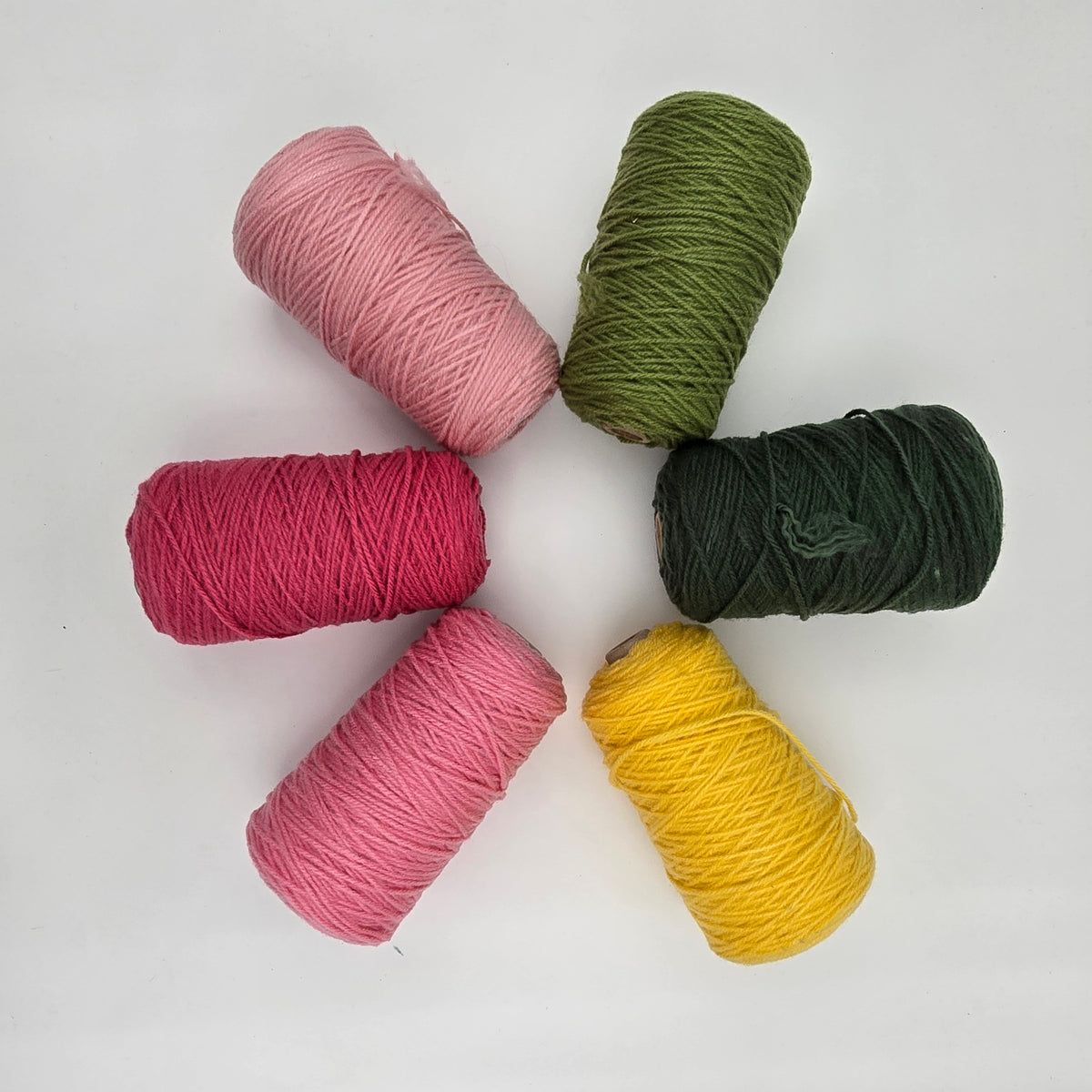 EFFY 100% Acrylic Rug Yarn Bundles