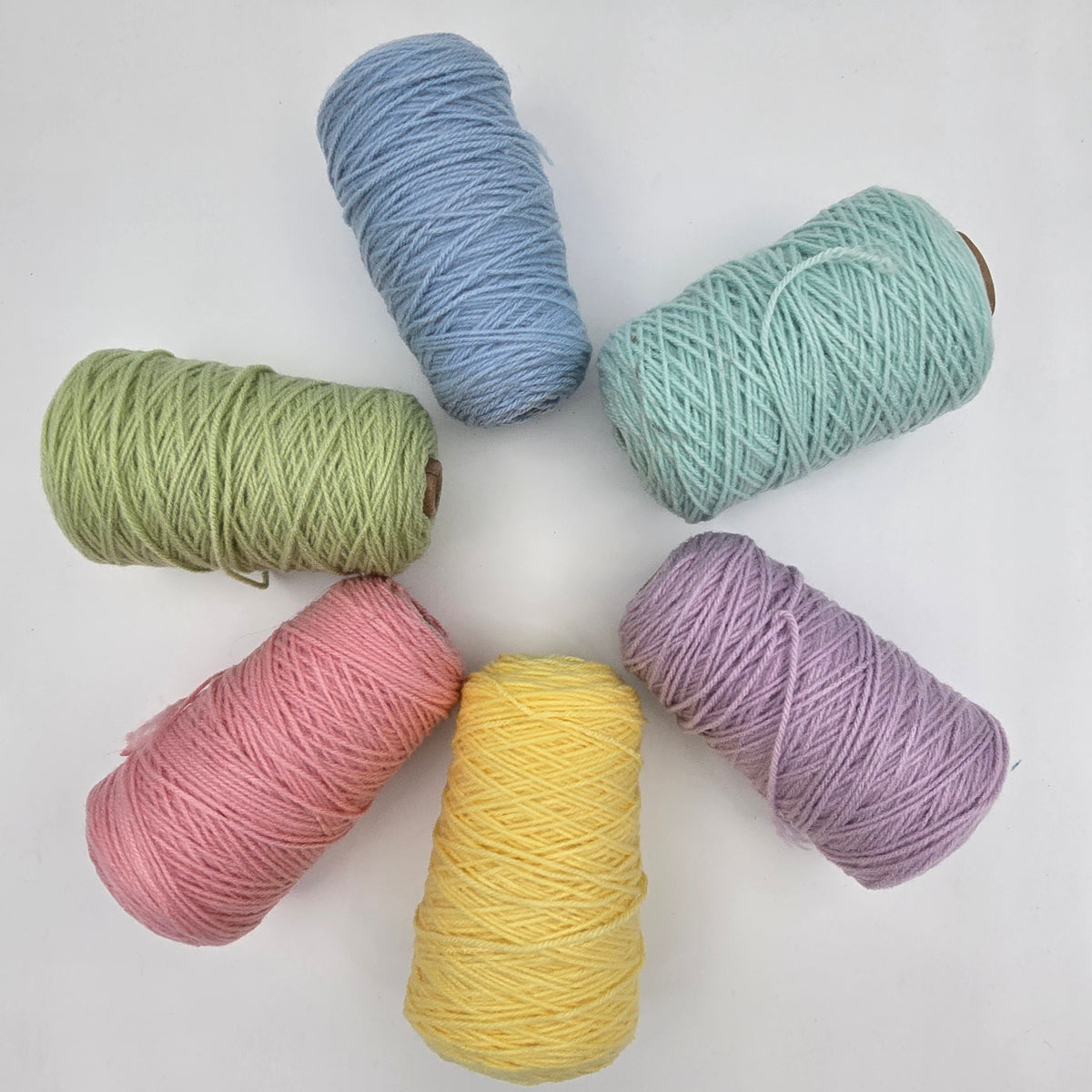 EFFY 100% Acrylic Rug Yarn Bundles