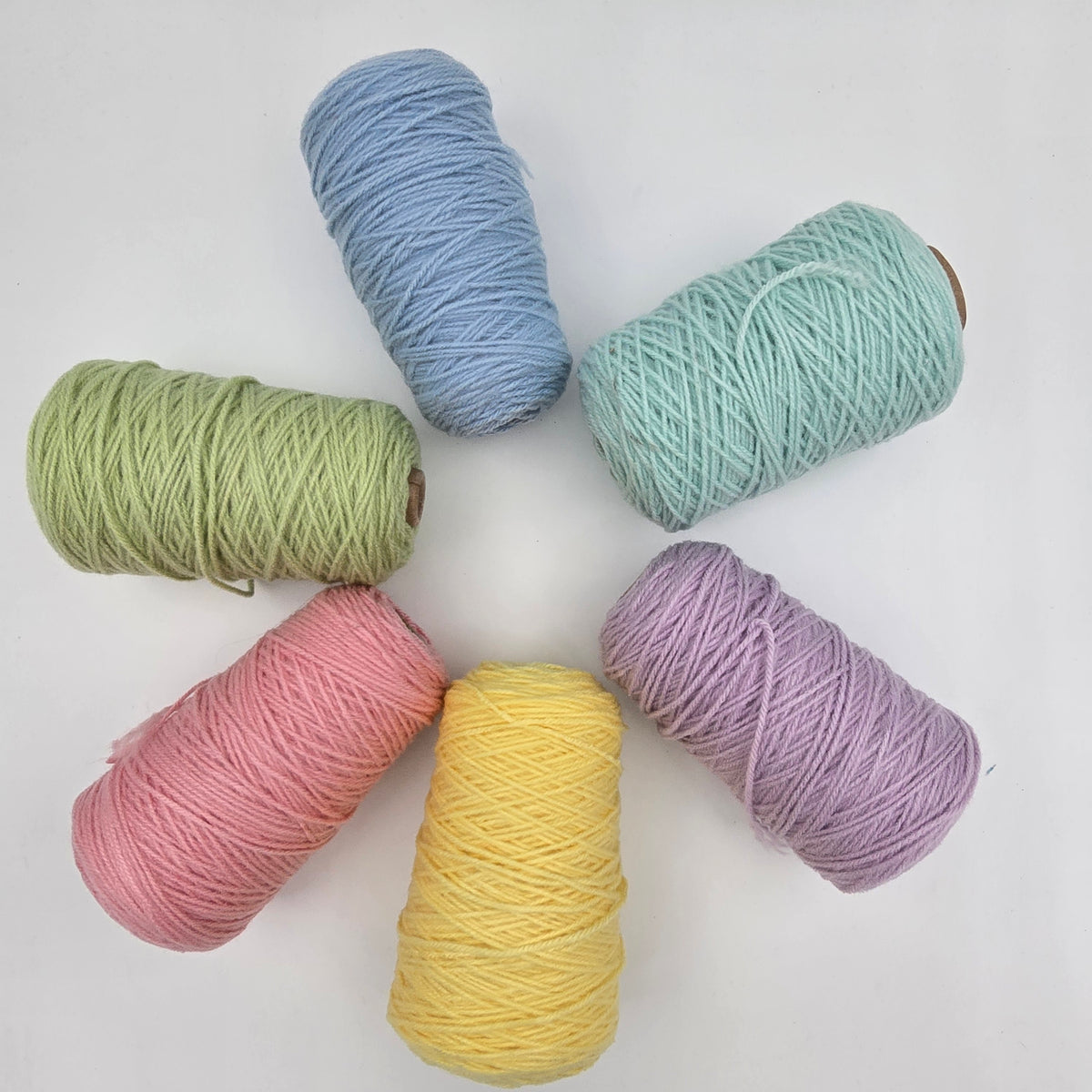 EFFY 100% Acrylic Rug Yarn Bundles